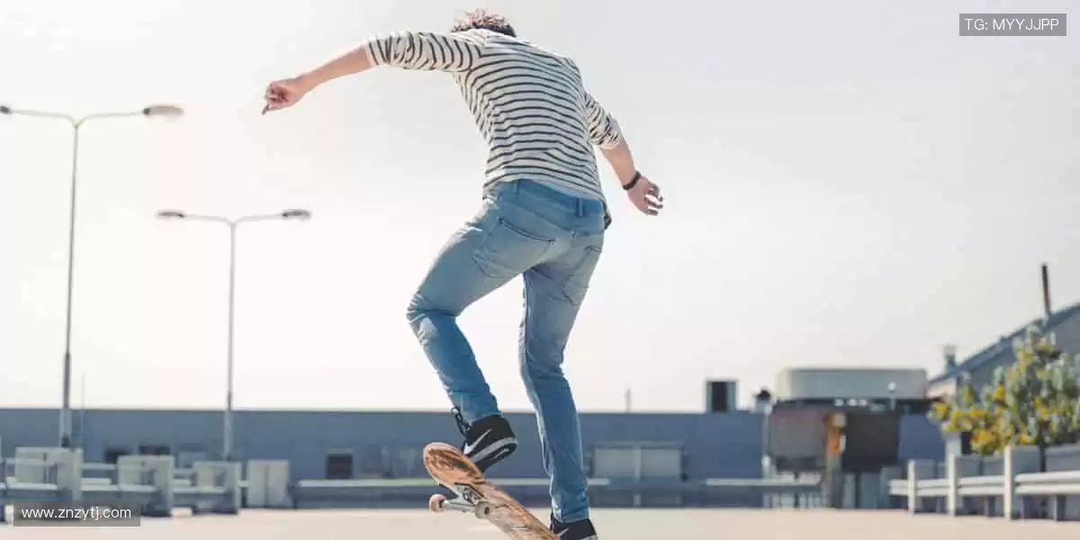 一键开启直播，弹幕互动，和全球球迷一起沸腾💬🌍